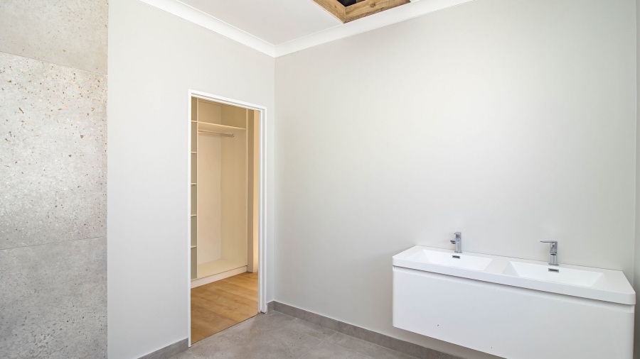 3 Bedroom Property for Sale in Sandbaai Western Cape